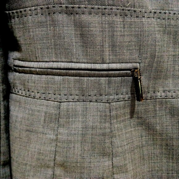 Anne Klein Charcoal Gray Sharkskin Blazer with detailed Pick Stitching - Picture 6 of 7